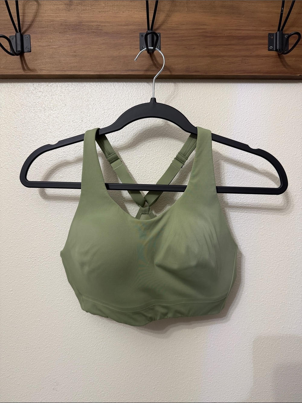 Athleta Size 32D Olive Green Strappy Sports Bra